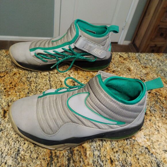 Size 10.5 Nike Air Max Ndestrukt Shake Evolve Gray Green 2012 Basketball Running - Picture 3 of 12
